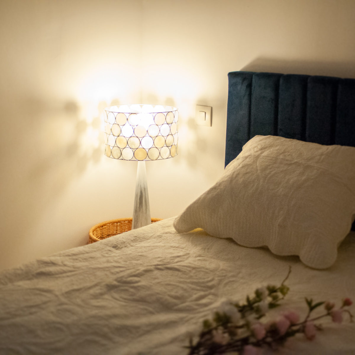 lit mariage chambre St Amour gite en beaujolais
