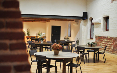 reception room with tables